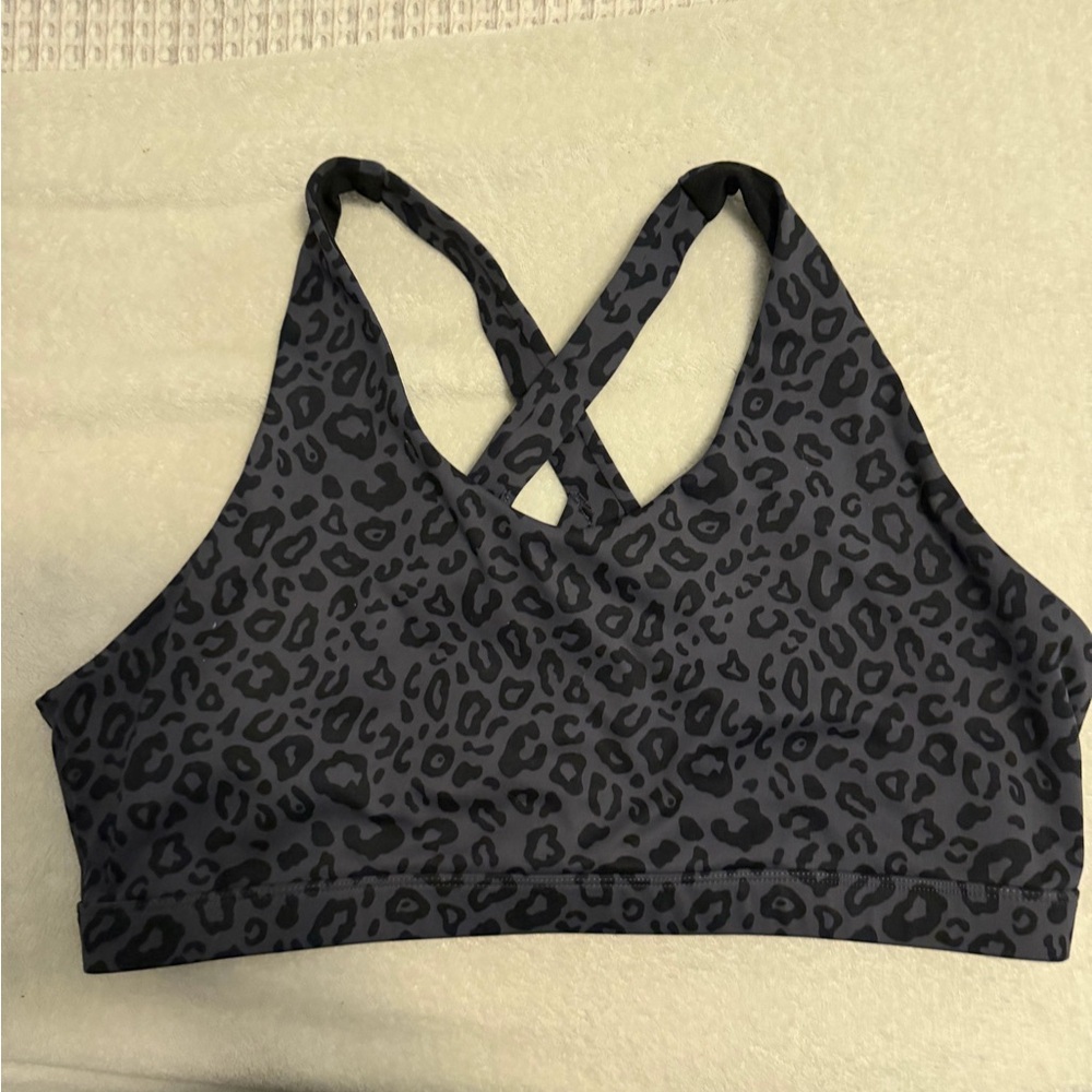 Women’s Leopard Print Crossback Sports Bra - Gray